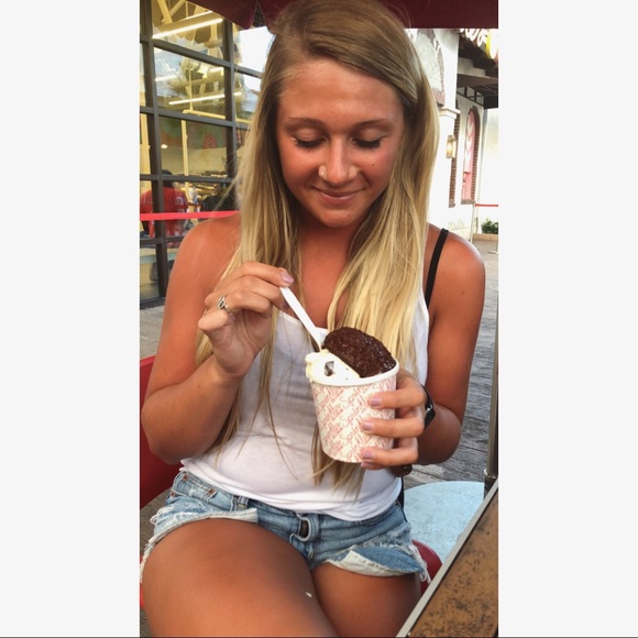 Meet your Posher, Bryanna - Picture 3 of 3